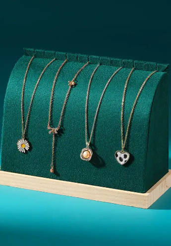 Necklace pendant special metal base